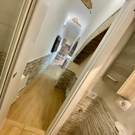 Vatican Stone Apartman *